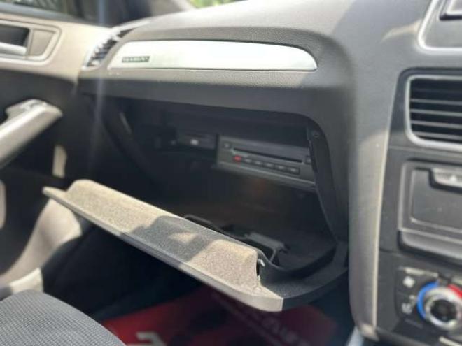 アウディQ5 2.0 TFSI クワトロ Sラインパッケージ 4WD　ターボ/純正ナビ/ETC/ハーフレザーシート 正規輸入車 2000