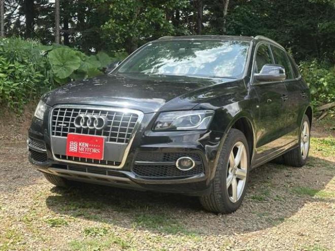 アウディQ5 2.0 TFSI クワトロ Sラインパッケージ 4WD　ターボ/純正ナビ/ETC/ハーフレザーシート 正規輸入車 2000
