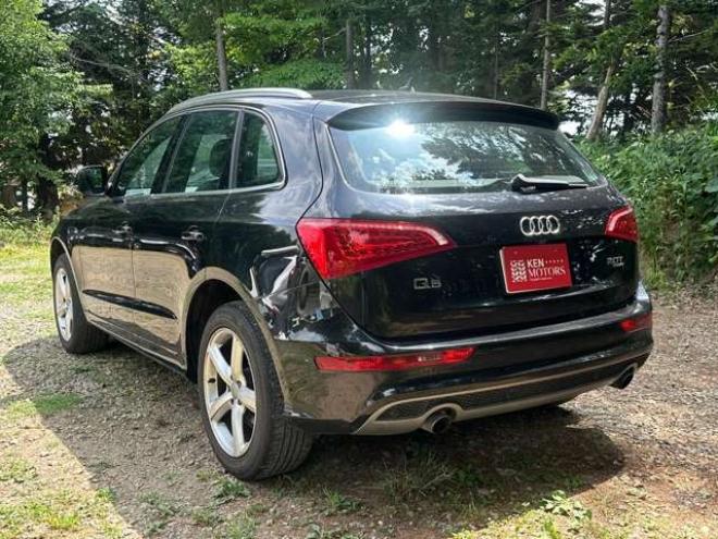 アウディQ5 2.0 TFSI クワトロ Sラインパッケージ 4WD　ターボ/純正ナビ/ETC/ハーフレザーシート 正規輸入車 2000