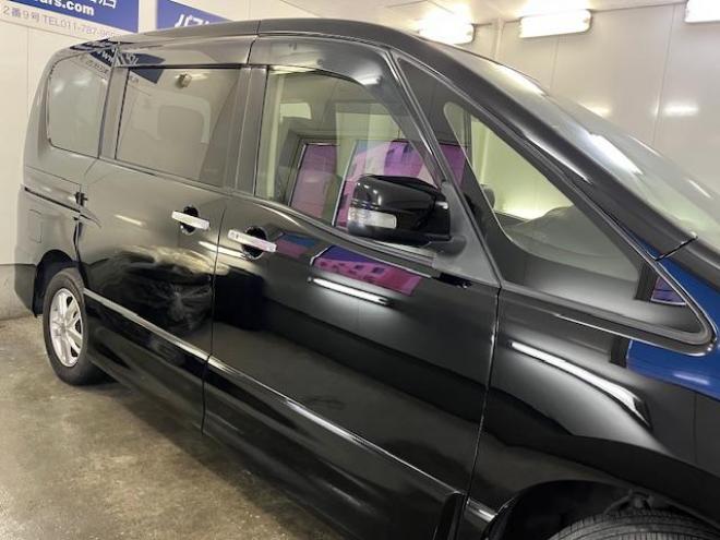 セレナライダーブラックライン　本州仕入　禁煙車　ＷＡＫＯＳバリアスコーティング済　純正ＡＵＴＥＣＨ１５インチＡＷ　社外１５ＡＷ＋スタッドレスタイヤ付　両側パワースライドドア　アルパインナビ（フルセグ地デジ　ＤＶＤ再生　Ｂｌｕｅｔｏｏｔｈ）＋バックカメラ　アルパイン製リアフリップダウンモニター　前後ドライブレコーダー　クルーズコントロール　純正エンジンスターター　アイドリングストップ　横滑り防止装置　ＨＩＤ　ＥＴＣ 　タイミングチェーン 4WD 2000 5Dr