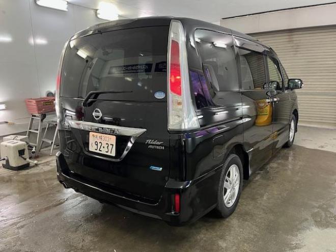 セレナライダーブラックライン　本州仕入　禁煙車　ＷＡＫＯＳバリアスコーティング済　純正ＡＵＴＥＣＨ１５インチＡＷ　社外１５ＡＷ＋スタッドレスタイヤ付　両側パワースライドドア　アルパインナビ（フルセグ地デジ　ＤＶＤ再生　Ｂｌｕｅｔｏｏｔｈ）＋バックカメラ　アルパイン製リアフリップダウンモニター　前後ドライブレコーダー　クルーズコントロール　純正エンジンスターター　アイドリングストップ　横滑り防止装置　ＨＩＤ　ＥＴＣ 　タイミングチェーン 4WD 2000 5Dr