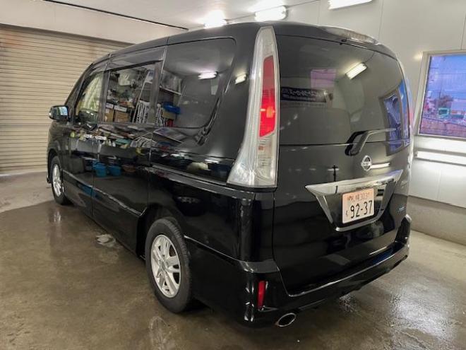 セレナライダーブラックライン　本州仕入　禁煙車　ＷＡＫＯＳバリアスコーティング済　純正ＡＵＴＥＣＨ１５インチＡＷ　社外１５ＡＷ＋スタッドレスタイヤ付　両側パワースライドドア　アルパインナビ（フルセグ地デジ　ＤＶＤ再生　Ｂｌｕｅｔｏｏｔｈ）＋バックカメラ　アルパイン製リアフリップダウンモニター　前後ドライブレコーダー　クルーズコントロール　純正エンジンスターター　アイドリングストップ　横滑り防止装置　ＨＩＤ　ＥＴＣ 　タイミングチェーン 4WD 2000 5Dr