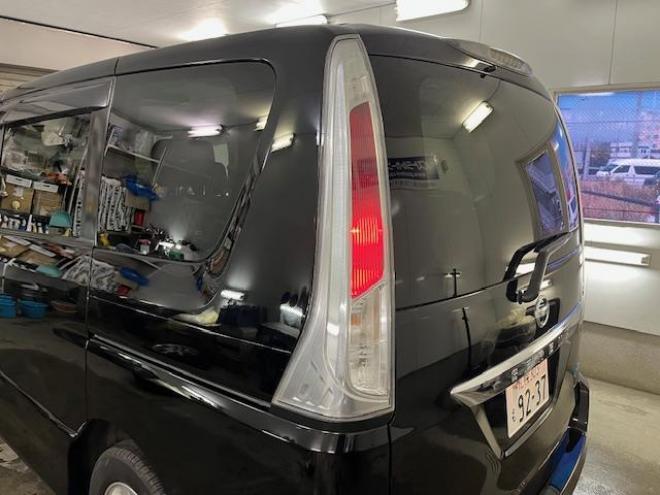 セレナライダーブラックライン　本州仕入　禁煙車　ＷＡＫＯＳバリアスコーティング済　純正ＡＵＴＥＣＨ１５インチＡＷ　社外１５ＡＷ＋スタッドレスタイヤ付　両側パワースライドドア　アルパインナビ（フルセグ地デジ　ＤＶＤ再生　Ｂｌｕｅｔｏｏｔｈ）＋バックカメラ　アルパイン製リアフリップダウンモニター　前後ドライブレコーダー　クルーズコントロール　純正エンジンスターター　アイドリングストップ　横滑り防止装置　ＨＩＤ　ＥＴＣ 　タイミングチェーン 4WD 2000 5Dr