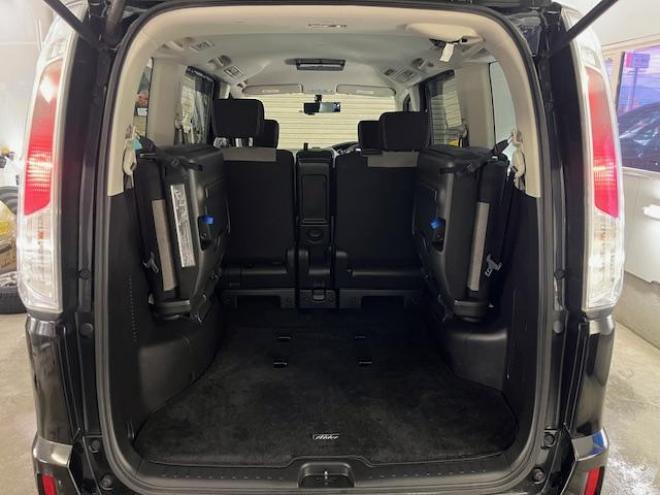 セレナライダーブラックライン　本州仕入　禁煙車　ＷＡＫＯＳバリアスコーティング済　純正ＡＵＴＥＣＨ１５インチＡＷ　社外１５ＡＷ＋スタッドレスタイヤ付　両側パワースライドドア　アルパインナビ（フルセグ地デジ　ＤＶＤ再生　Ｂｌｕｅｔｏｏｔｈ）＋バックカメラ　アルパイン製リアフリップダウンモニター　前後ドライブレコーダー　クルーズコントロール　純正エンジンスターター　アイドリングストップ　横滑り防止装置　ＨＩＤ　ＥＴＣ 　タイミングチェーン 4WD 2000 5Dr