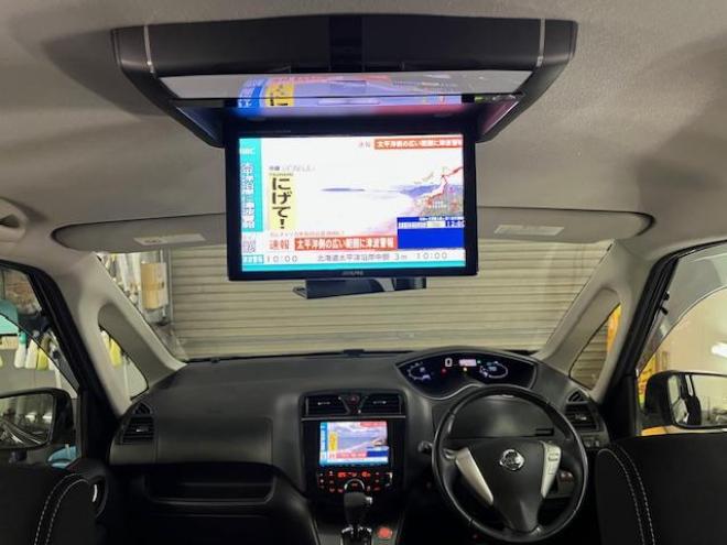 セレナライダーブラックライン　本州仕入　禁煙車　ＷＡＫＯＳバリアスコーティング済　純正ＡＵＴＥＣＨ１５インチＡＷ　社外１５ＡＷ＋スタッドレスタイヤ付　両側パワースライドドア　アルパインナビ（フルセグ地デジ　ＤＶＤ再生　Ｂｌｕｅｔｏｏｔｈ）＋バックカメラ　アルパイン製リアフリップダウンモニター　前後ドライブレコーダー　クルーズコントロール　純正エンジンスターター　アイドリングストップ　横滑り防止装置　ＨＩＤ　ＥＴＣ 　タイミングチェーン 4WD 2000 5Dr