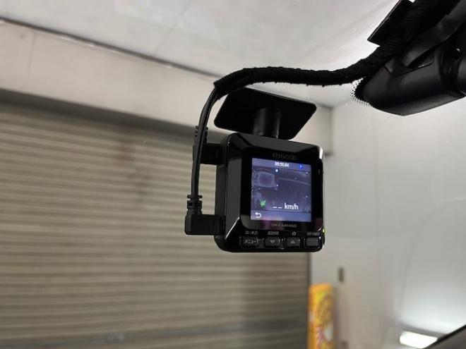 セレナライダーブラックライン　本州仕入　禁煙車　ＷＡＫＯＳバリアスコーティング済　純正ＡＵＴＥＣＨ１５インチＡＷ　社外１５ＡＷ＋スタッドレスタイヤ付　両側パワースライドドア　アルパインナビ（フルセグ地デジ　ＤＶＤ再生　Ｂｌｕｅｔｏｏｔｈ）＋バックカメラ　アルパイン製リアフリップダウンモニター　前後ドライブレコーダー　クルーズコントロール　純正エンジンスターター　アイドリングストップ　横滑り防止装置　ＨＩＤ　ＥＴＣ 　タイミングチェーン 4WD 2000 5Dr