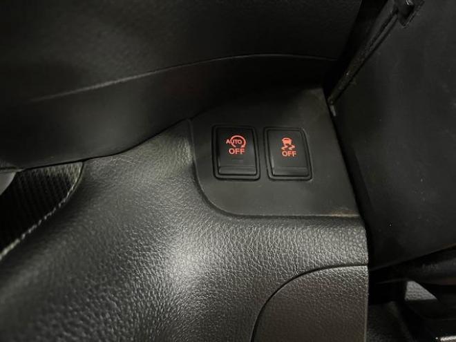 セレナライダーブラックライン　本州仕入　禁煙車　ＷＡＫＯＳバリアスコーティング済　純正ＡＵＴＥＣＨ１５インチＡＷ　社外１５ＡＷ＋スタッドレスタイヤ付　両側パワースライドドア　アルパインナビ（フルセグ地デジ　ＤＶＤ再生　Ｂｌｕｅｔｏｏｔｈ）＋バックカメラ　アルパイン製リアフリップダウンモニター　前後ドライブレコーダー　クルーズコントロール　純正エンジンスターター　アイドリングストップ　横滑り防止装置　ＨＩＤ　ＥＴＣ 　タイミングチェーン 4WD 2000 5Dr