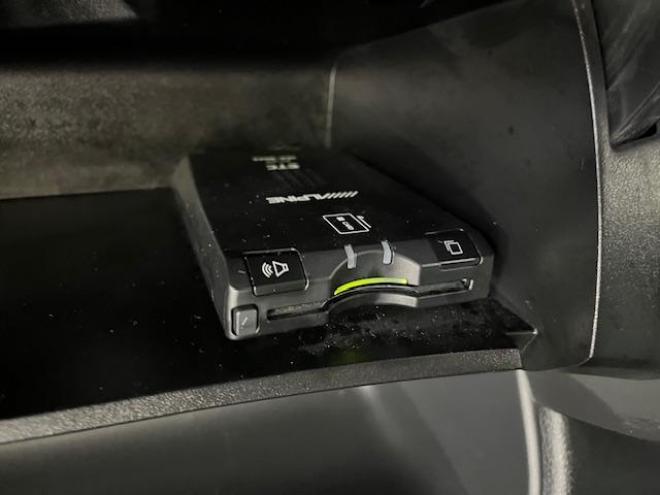 セレナライダーブラックライン　本州仕入　禁煙車　ＷＡＫＯＳバリアスコーティング済　純正ＡＵＴＥＣＨ１５インチＡＷ　社外１５ＡＷ＋スタッドレスタイヤ付　両側パワースライドドア　アルパインナビ（フルセグ地デジ　ＤＶＤ再生　Ｂｌｕｅｔｏｏｔｈ）＋バックカメラ　アルパイン製リアフリップダウンモニター　前後ドライブレコーダー　クルーズコントロール　純正エンジンスターター　アイドリングストップ　横滑り防止装置　ＨＩＤ　ＥＴＣ 　タイミングチェーン 4WD 2000 5Dr