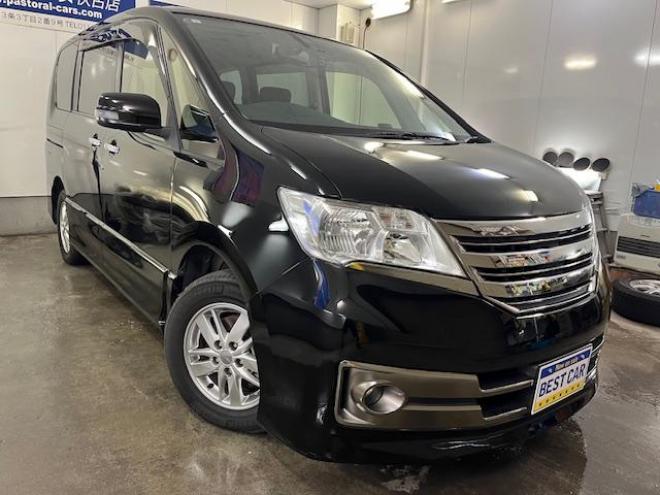 セレナライダーブラックライン　本州仕入　禁煙車　ＷＡＫＯＳバリアスコーティング済　純正ＡＵＴＥＣＨ１５インチＡＷ　社外１５ＡＷ＋スタッドレスタイヤ付　両側パワースライドドア　アルパインナビ（フルセグ地デジ　ＤＶＤ再生　Ｂｌｕｅｔｏｏｔｈ）＋バックカメラ　アルパイン製リアフリップダウンモニター　前後ドライブレコーダー　クルーズコントロール　純正エンジンスターター　アイドリングストップ　横滑り防止装置　ＨＩＤ　ＥＴＣ 　タイミングチェーン 4WD 2000 5Dr