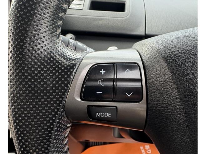 ヴォクシーVOXY 4WD ZS煌Ⅲ寒冷地仕様　8人乗　両パワースライドドア　AUTOHID　エンジンスターター　Bluetoothナビフルセグ　バックカメラ　アルミホイル　スタットレス付　エンジンオイル交換　CVTＦ交換 4WD 2000 ５Dr