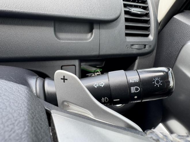 ヴォクシーVOXY 4WD ZS煌Ⅲ寒冷地仕様　8人乗　両パワースライドドア　AUTOHID　エンジンスターター　Bluetoothナビフルセグ　バックカメラ　アルミホイル　スタットレス付　エンジンオイル交換　CVTＦ交換 4WD 2000 ５Dr