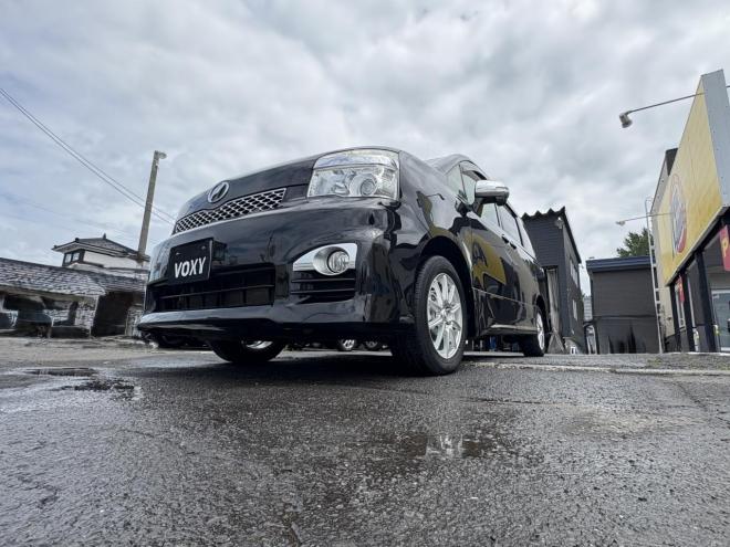 ヴォクシーVOXY 4WD ZS煌Ⅲ寒冷地仕様　8人乗　両パワースライドドア　AUTOHID　エンジンスターター　Bluetoothナビフルセグ　バックカメラ　アルミホイル　スタットレス付　エンジンオイル交換　CVTＦ交換 4WD 2000 ５Dr