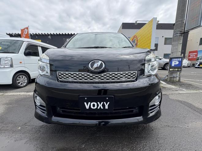 ヴォクシーVOXY 4WD ZS煌Ⅲ寒冷地仕様　8人乗　両パワースライドドア　AUTOHID　エンジンスターター　Bluetoothナビフルセグ　バックカメラ　アルミホイル　スタットレス付　エンジンオイル交換　CVTＦ交換 4WD 2000 ５Dr