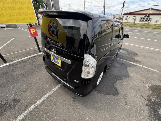 ヴォクシーVOXY 4WD ZS煌Ⅲ寒冷地仕様　8人乗　両パワースライドドア　AUTOHID　エンジンスターター　Bluetoothナビフルセグ　バックカメラ　アルミホイル　スタットレス付　エンジンオイル交換　CVTＦ交換 4WD 2000 ５Dr