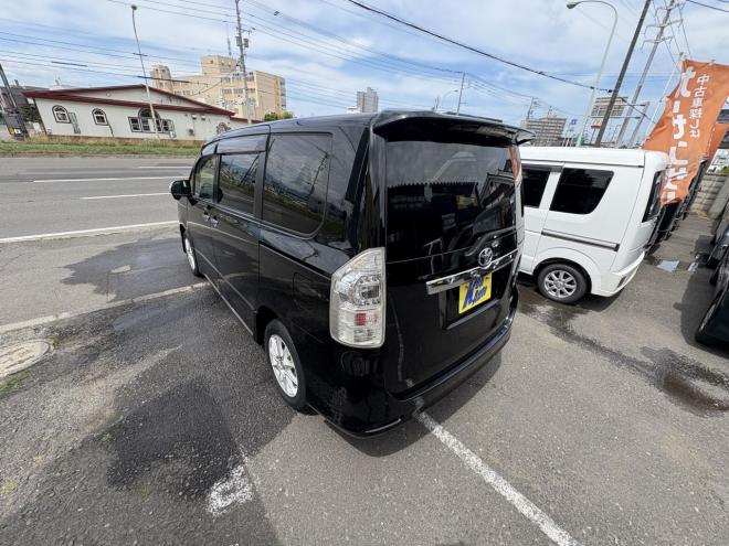 ヴォクシーVOXY 4WD ZS煌Ⅲ寒冷地仕様　8人乗　両パワースライドドア　AUTOHID　エンジンスターター　Bluetoothナビフルセグ　バックカメラ　アルミホイル　スタットレス付　エンジンオイル交換　CVTＦ交換 4WD 2000 ５Dr