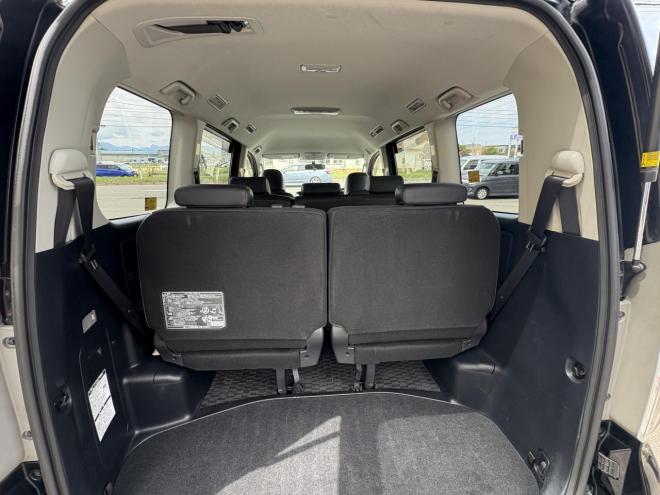 ヴォクシーVOXY 4WD ZS煌Ⅲ寒冷地仕様　8人乗　両パワースライドドア　AUTOHID　エンジンスターター　Bluetoothナビフルセグ　バックカメラ　アルミホイル　スタットレス付　エンジンオイル交換　CVTＦ交換 4WD 2000 ５Dr