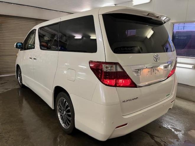 アルファード２４０Ｓ　本州仕入　禁煙車　ＷＡＫＯＳバリアスコーティング済　ロクサーニ１８インチＡＷ　純正１６ＡＷ＋スタッドレスタイヤ付　両側パワースライドドア　純正ナビ（フルセグ地デジ　ＤＶＤ再生　Ｂｌｕｅｔｏｏｔｈ）＋バックカメラ　ドライブレコーダー　コーナーセンサー　横滑り防止装置　ＨＩＤ　ＥＴＣ 　タイミングチェーン 4WD 2400 5Dr