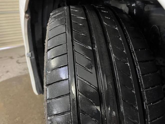 アルファード２４０Ｓ　本州仕入　禁煙車　ＷＡＫＯＳバリアスコーティング済　ロクサーニ１８インチＡＷ　純正１６ＡＷ＋スタッドレスタイヤ付　両側パワースライドドア　純正ナビ（フルセグ地デジ　ＤＶＤ再生　Ｂｌｕｅｔｏｏｔｈ）＋バックカメラ　ドライブレコーダー　コーナーセンサー　横滑り防止装置　ＨＩＤ　ＥＴＣ 　タイミングチェーン 4WD 2400 5Dr