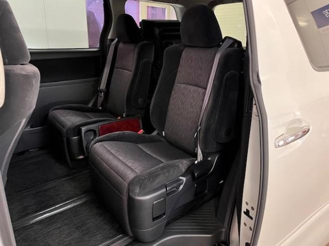 アルファード２４０Ｓ　本州仕入　禁煙車　ＷＡＫＯＳバリアスコーティング済　ロクサーニ１８インチＡＷ　純正１６ＡＷ＋スタッドレスタイヤ付　両側パワースライドドア　純正ナビ（フルセグ地デジ　ＤＶＤ再生　Ｂｌｕｅｔｏｏｔｈ）＋バックカメラ　ドライブレコーダー　コーナーセンサー　横滑り防止装置　ＨＩＤ　ＥＴＣ 　タイミングチェーン 4WD 2400 5Dr