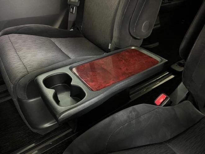 アルファード２４０Ｓ　本州仕入　禁煙車　ＷＡＫＯＳバリアスコーティング済　ロクサーニ１８インチＡＷ　純正１６ＡＷ＋スタッドレスタイヤ付　両側パワースライドドア　純正ナビ（フルセグ地デジ　ＤＶＤ再生　Ｂｌｕｅｔｏｏｔｈ）＋バックカメラ　ドライブレコーダー　コーナーセンサー　横滑り防止装置　ＨＩＤ　ＥＴＣ 　タイミングチェーン 4WD 2400 5Dr