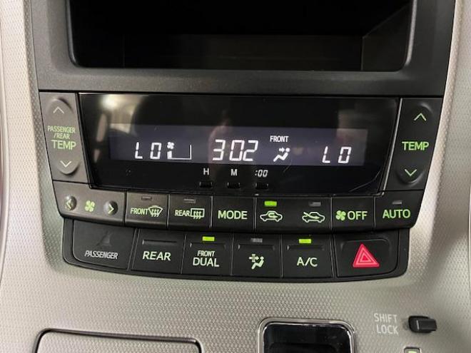 アルファード２４０Ｓ　本州仕入　禁煙車　ＷＡＫＯＳバリアスコーティング済　ロクサーニ１８インチＡＷ　純正１６ＡＷ＋スタッドレスタイヤ付　両側パワースライドドア　純正ナビ（フルセグ地デジ　ＤＶＤ再生　Ｂｌｕｅｔｏｏｔｈ）＋バックカメラ　ドライブレコーダー　コーナーセンサー　横滑り防止装置　ＨＩＤ　ＥＴＣ 　タイミングチェーン 4WD 2400 5Dr