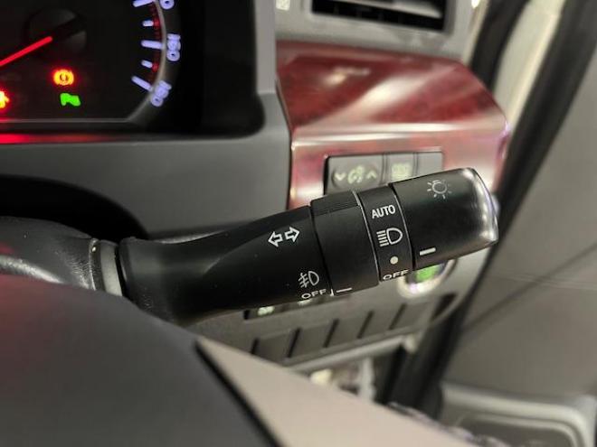 アルファード２４０Ｓ　本州仕入　禁煙車　ＷＡＫＯＳバリアスコーティング済　ロクサーニ１８インチＡＷ　純正１６ＡＷ＋スタッドレスタイヤ付　両側パワースライドドア　純正ナビ（フルセグ地デジ　ＤＶＤ再生　Ｂｌｕｅｔｏｏｔｈ）＋バックカメラ　ドライブレコーダー　コーナーセンサー　横滑り防止装置　ＨＩＤ　ＥＴＣ 　タイミングチェーン 4WD 2400 5Dr