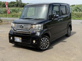 N-BOX　660カスタムGターボパッケージ 4WD 660 5Dr