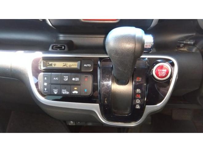 N-BOXカスタムGターボ　Ｌパッケージ　4WD 4WD 660 5Dr