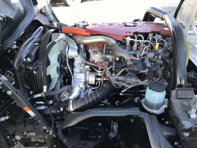 デュトロタンクローリー　2DG-XZU685M 新明和工業　 4WD 4000
