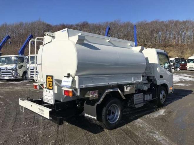 デュトロタンクローリー　2DG-XZU685M 新明和工業　 4WD 4000
