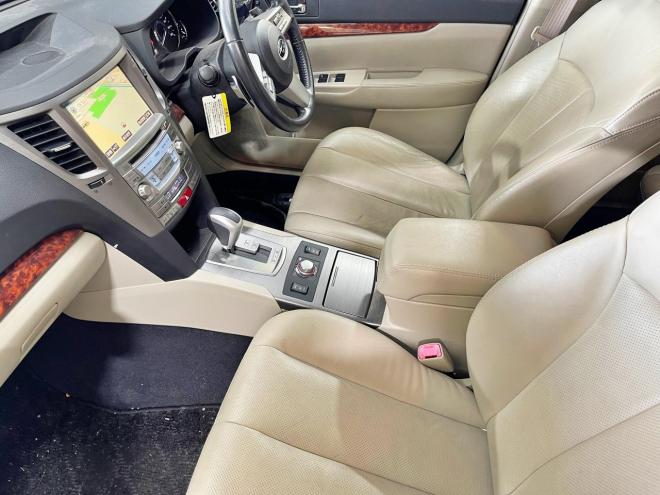 レガシィワゴンツーリングワゴン2.5i Lパッケージ 4WD 5年保証 スマキー 夏冬タイヤ ナビ Bカメ ETC 寒冷地仕様 禁煙 車検整備2年付 修復歴無