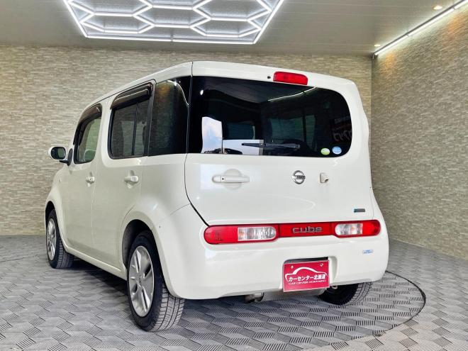 キューブ15X FOUR Vセレクション 4WD 5年保証 スマキー ナビTV Bカメ 夏冬タイヤ ETC 寒冷地仕様 禁煙 車検整備2年付