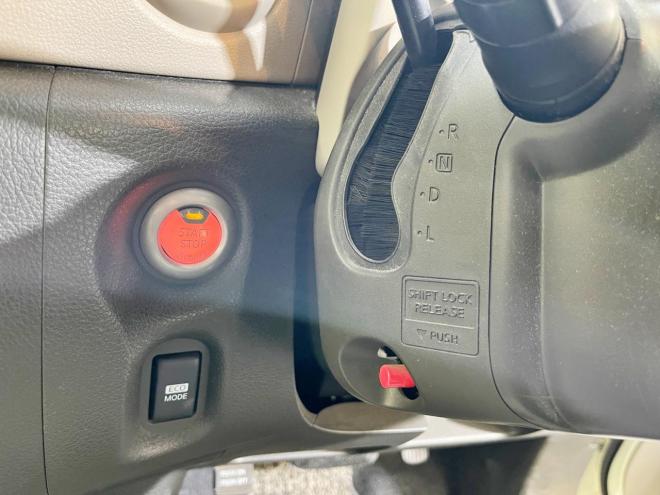 キューブ15X FOUR Vセレクション 4WD 5年保証 スマキー ナビTV Bカメ 夏冬タイヤ ETC 寒冷地仕様 禁煙 車検整備2年付