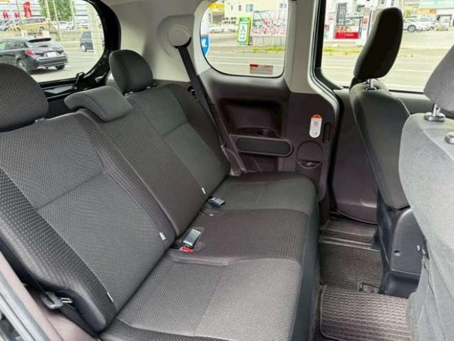 スペイド1.5 G 4WD　トヨタセーフェテセンス 1500