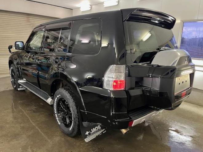 パジェロロング　エクシード　後期型　寒冷地仕様　禁煙車　ダブルバッテリー　ディーゼルターボ　新品ＷＥＤＳキーラー１７ＡＷ＋新品ＴＯＹＯホワイトレタータイヤ　社外１７ＡＷ＋スタッドレスタイヤ付　新品ＪＡＯＳブラックマッドガード　パナソニックナビ＋バックカメラ　クルーズコントロール　エンジンスターター　両席シートヒーター　リアヒーター　横滑り防止装置　盗難防止装置　１００Ｖ電源　ＨＩＤ 4WD 3200 5Dr