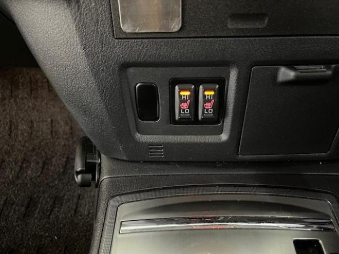 パジェロロング　エクシード　後期型　寒冷地仕様　禁煙車　ダブルバッテリー　ディーゼルターボ　新品ＷＥＤＳキーラー１７ＡＷ＋新品ＴＯＹＯホワイトレタータイヤ　社外１７ＡＷ＋スタッドレスタイヤ付　新品ＪＡＯＳブラックマッドガード　パナソニックナビ＋バックカメラ　クルーズコントロール　エンジンスターター　両席シートヒーター　リアヒーター　横滑り防止装置　盗難防止装置　１００Ｖ電源　ＨＩＤ 4WD 3200 5Dr