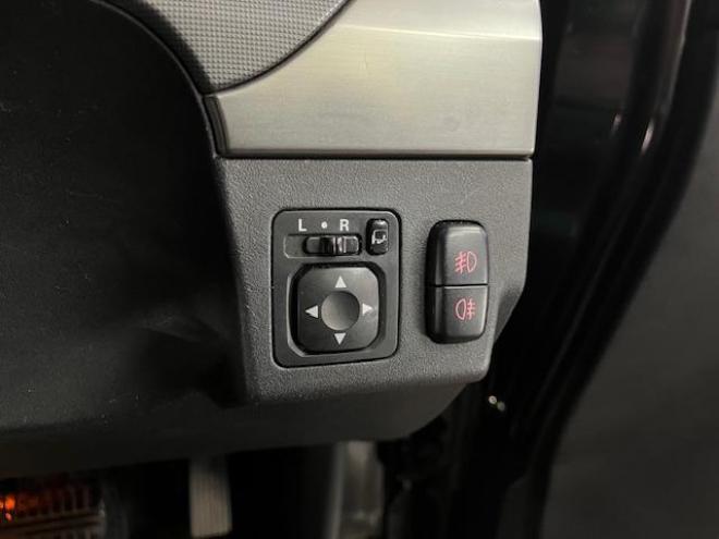 パジェロロング　エクシード　後期型　寒冷地仕様　禁煙車　ダブルバッテリー　ディーゼルターボ　新品ＷＥＤＳキーラー１７ＡＷ＋新品ＴＯＹＯホワイトレタータイヤ　社外１７ＡＷ＋スタッドレスタイヤ付　新品ＪＡＯＳブラックマッドガード　パナソニックナビ＋バックカメラ　クルーズコントロール　エンジンスターター　両席シートヒーター　リアヒーター　横滑り防止装置　盗難防止装置　１００Ｖ電源　ＨＩＤ 4WD 3200 5Dr