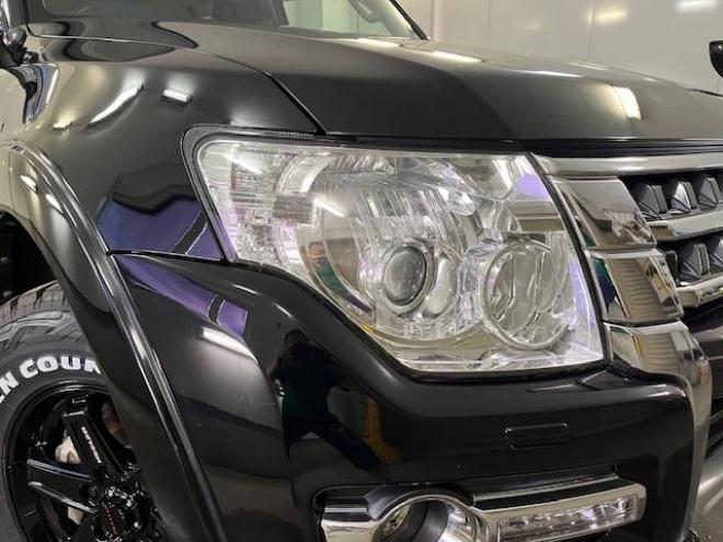 パジェロロング　エクシード　後期型　寒冷地仕様　禁煙車　ダブルバッテリー　ディーゼルターボ　新品ＷＥＤＳキーラー１７ＡＷ＋新品ＴＯＹＯホワイトレタータイヤ　社外１７ＡＷ＋スタッドレスタイヤ付　新品ＪＡＯＳブラックマッドガード　パナソニックナビ＋バックカメラ　クルーズコントロール　エンジンスターター　両席シートヒーター　リアヒーター　横滑り防止装置　盗難防止装置　１００Ｖ電源　ＨＩＤ 4WD 3200 5Dr
