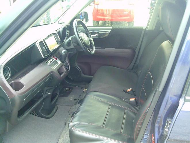 N-ONEプレミアムLパッケージ 4WD 4WD 660 5Dr