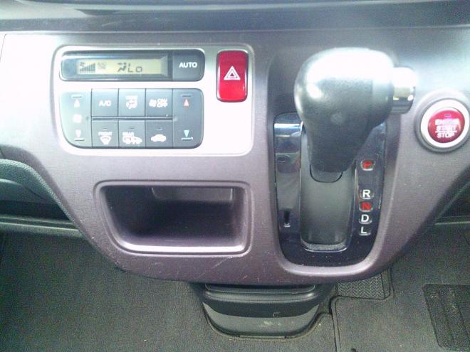 N-ONEプレミアムLパッケージ 4WD 4WD 660 5Dr