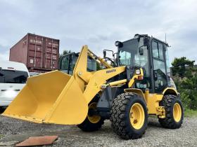 ホイールローダ　KOMATSU　WA40-8　低アワー　土禁　禁煙車両　4WD