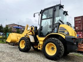 ホイールローダ　KOMATSU　WA40-8