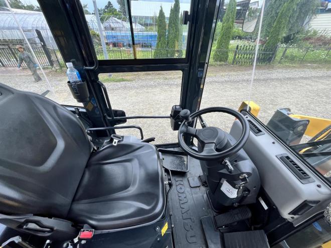 ホイールローダKOMATSU　WA40-8　低アワー　土禁　禁煙車両　4WD