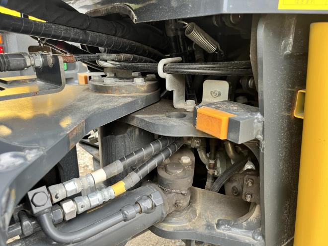 ホイールローダKOMATSU　WA40-8　低アワー　土禁　禁煙車両　4WD