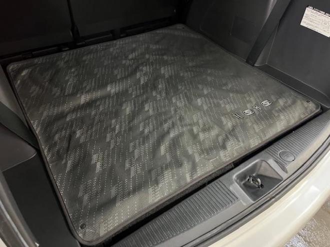 アイシスプラタナ　本州仕入　禁煙車　ＷＡＫＯＳバリアスコーティング　純正１５インチＡＷ　社外１５インチＡＷ＋スタッドレスタイヤ付　純正ＳＤナビ＋ワンセグ地デジ　パワースライドドア　エンジンスターター　ＰＵＳＨスタート　スマートキー　コーナーセンサー　タイミングチェーン車　ＨＩＤヘッドライト　タイミングチェーン車　ＥＴＣ 4WD 1800 5Dr