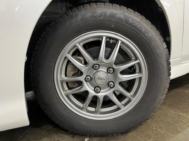 アイシスプラタナ　本州仕入　禁煙車　ＷＡＫＯＳバリアスコーティング　純正１５インチＡＷ　社外１５インチＡＷ＋スタッドレスタイヤ付　純正ＳＤナビ＋ワンセグ地デジ　パワースライドドア　エンジンスターター　ＰＵＳＨスタート　スマートキー　コーナーセンサー　タイミングチェーン車　ＨＩＤヘッドライト　タイミングチェーン車　ＥＴＣ 4WD 1800 5Dr