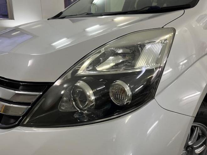 アイシスプラタナ　本州仕入　禁煙車　ＷＡＫＯＳバリアスコーティング　純正１５インチＡＷ　社外１５インチＡＷ＋スタッドレスタイヤ付　純正ＳＤナビ＋ワンセグ地デジ　パワースライドドア　エンジンスターター　ＰＵＳＨスタート　スマートキー　コーナーセンサー　タイミングチェーン車　ＨＩＤヘッドライト　タイミングチェーン車　ＥＴＣ 4WD 1800 5Dr