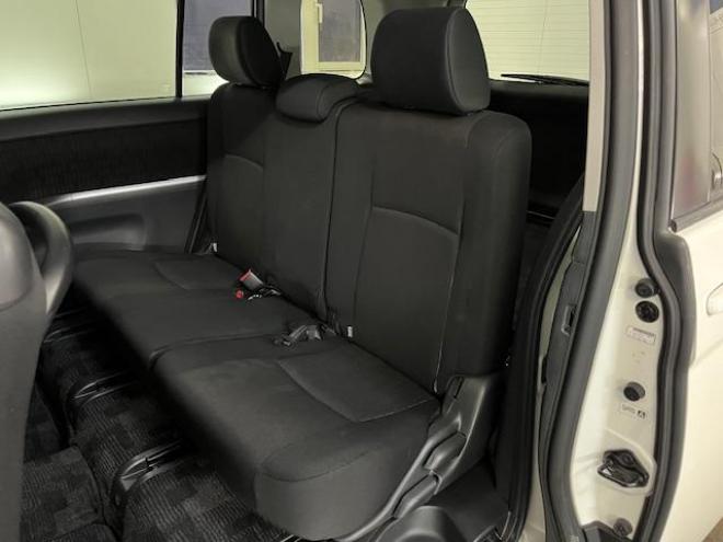 アイシスプラタナ　本州仕入　禁煙車　ＷＡＫＯＳバリアスコーティング　純正１５インチＡＷ　社外１５インチＡＷ＋スタッドレスタイヤ付　純正ＳＤナビ＋ワンセグ地デジ　パワースライドドア　エンジンスターター　ＰＵＳＨスタート　スマートキー　コーナーセンサー　タイミングチェーン車　ＨＩＤヘッドライト　タイミングチェーン車　ＥＴＣ 4WD 1800 5Dr