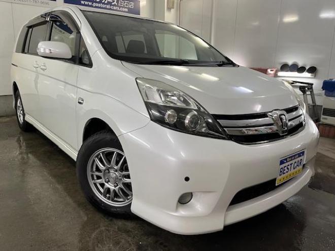 アイシスプラタナ　本州仕入　禁煙車　ＷＡＫＯＳバリアスコーティング　純正１５インチＡＷ　社外１５インチＡＷ＋スタッドレスタイヤ付　純正ＳＤナビ＋ワンセグ地デジ　パワースライドドア　エンジンスターター　ＰＵＳＨスタート　スマートキー　コーナーセンサー　タイミングチェーン車　ＨＩＤヘッドライト　タイミングチェーン車　ＥＴＣ 4WD 1800 5Dr