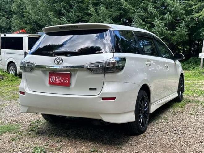 ウィッシュ1.8 X 4WD　記録簿　パワステ　パワーウィンドウ　純正ナビ　地デジフルセグ　社外アルミ　ABS　キーレス　ETC　シートカバー　純正エンジンスターター 1800